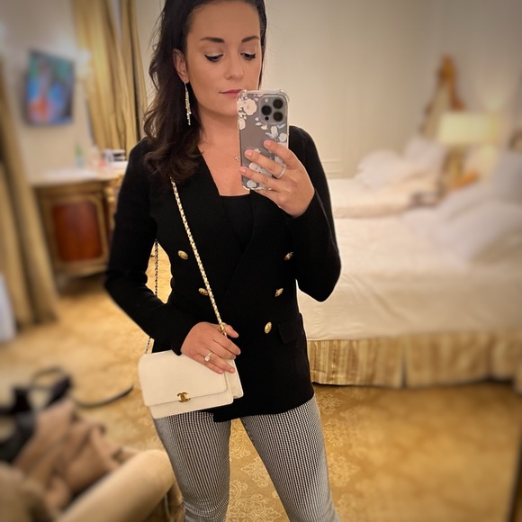 I may be small, but my closet is BIG! - Picture 2 of 5